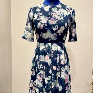 BCBGeneration Chiffon Floral Maxi Dress Half Sleeves Round Neck Back Zipper